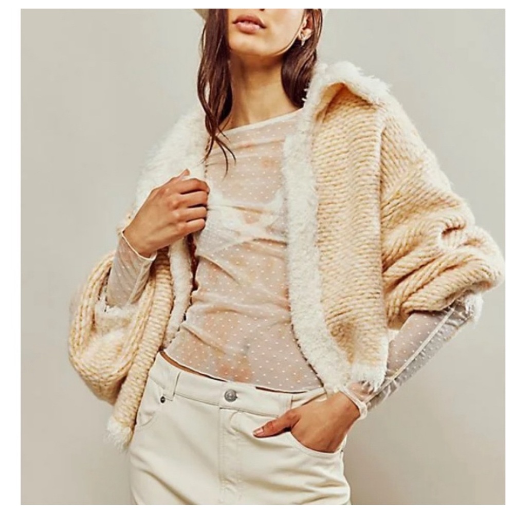 Free People Spot Light Long
Sleeve Sheer Top ~ Ivory Sz XS NWT! SOLD OUT ONLINE - Picture 5 of 10